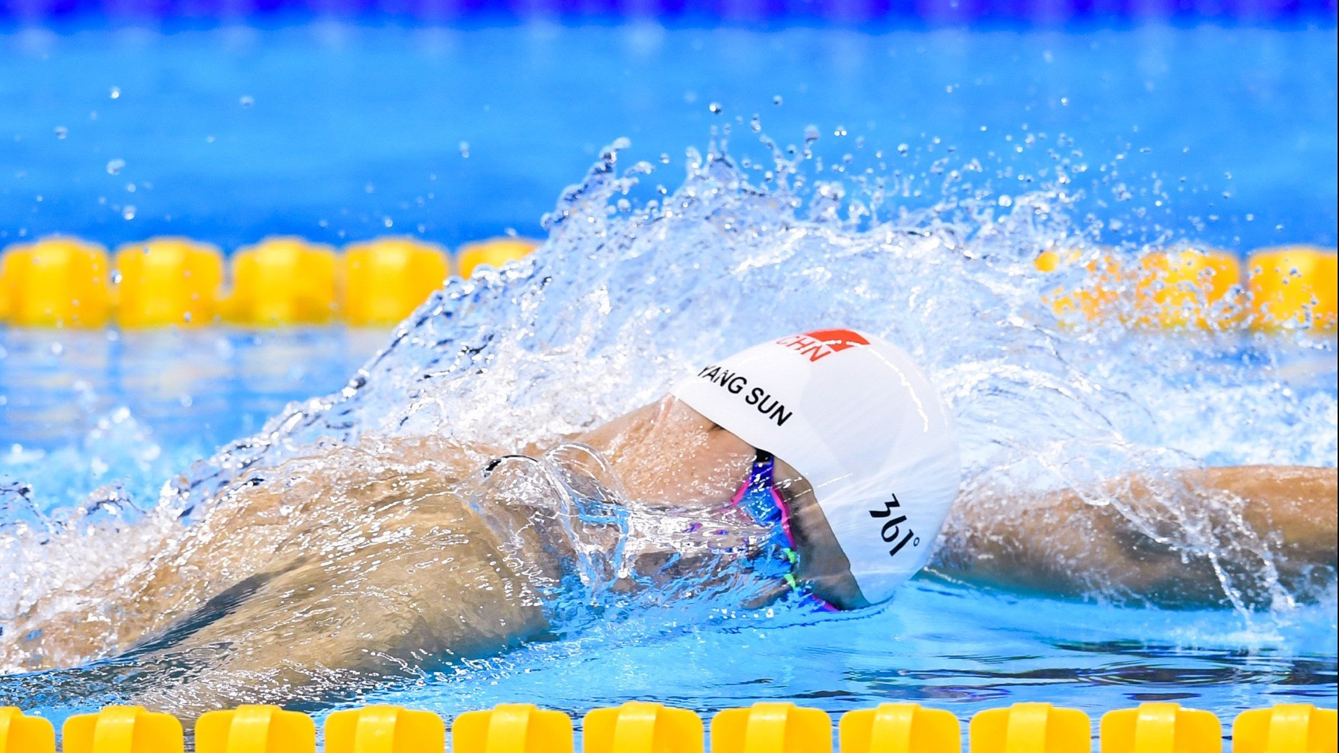 _深海潜水竞赛：探索海底世界的奥秘_，深海潜水深度记录