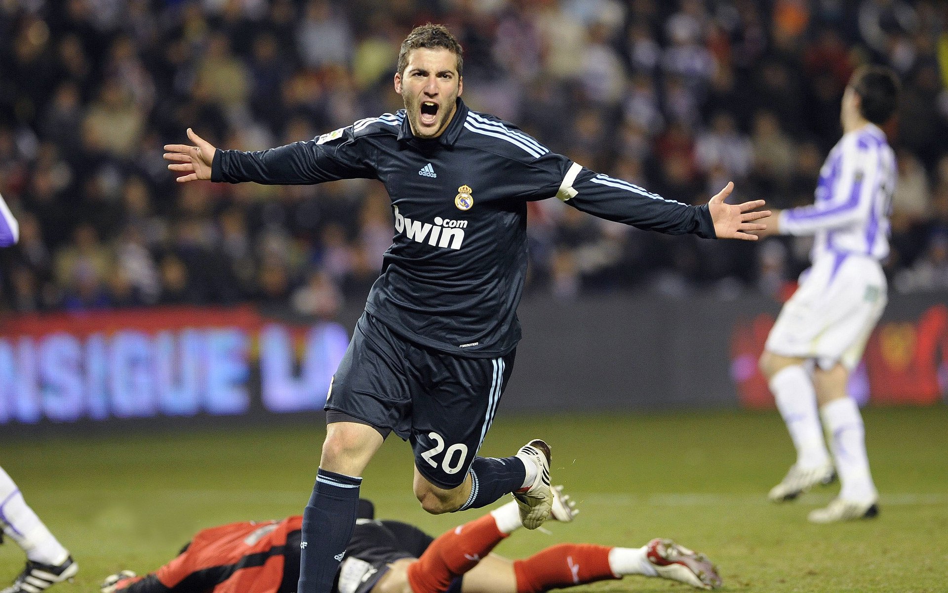 【马克·塞尔比】从防守到进攻：何时切换策略最恰当？，马克·塞尔比的球风